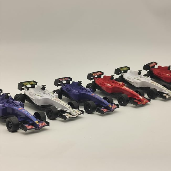 F1 Adventes kalendārs ar mini automašīnām 2025